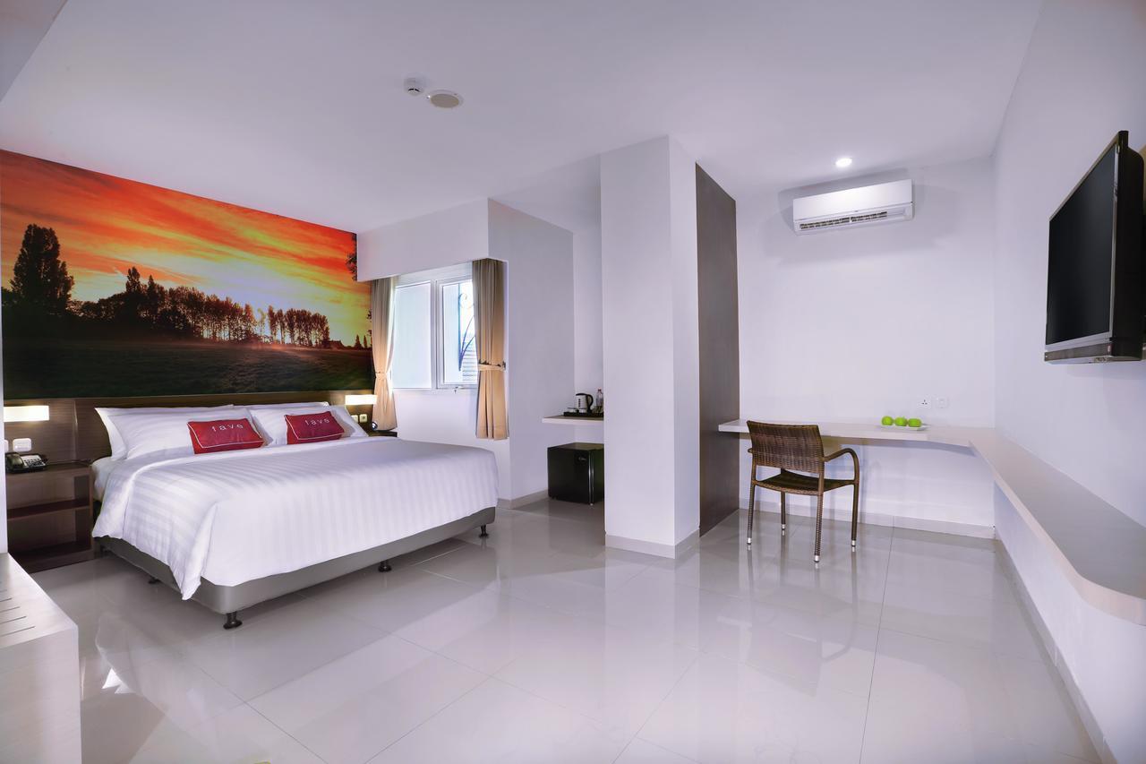 Favehotel Simpang Lima - Semarang Exteriör bild