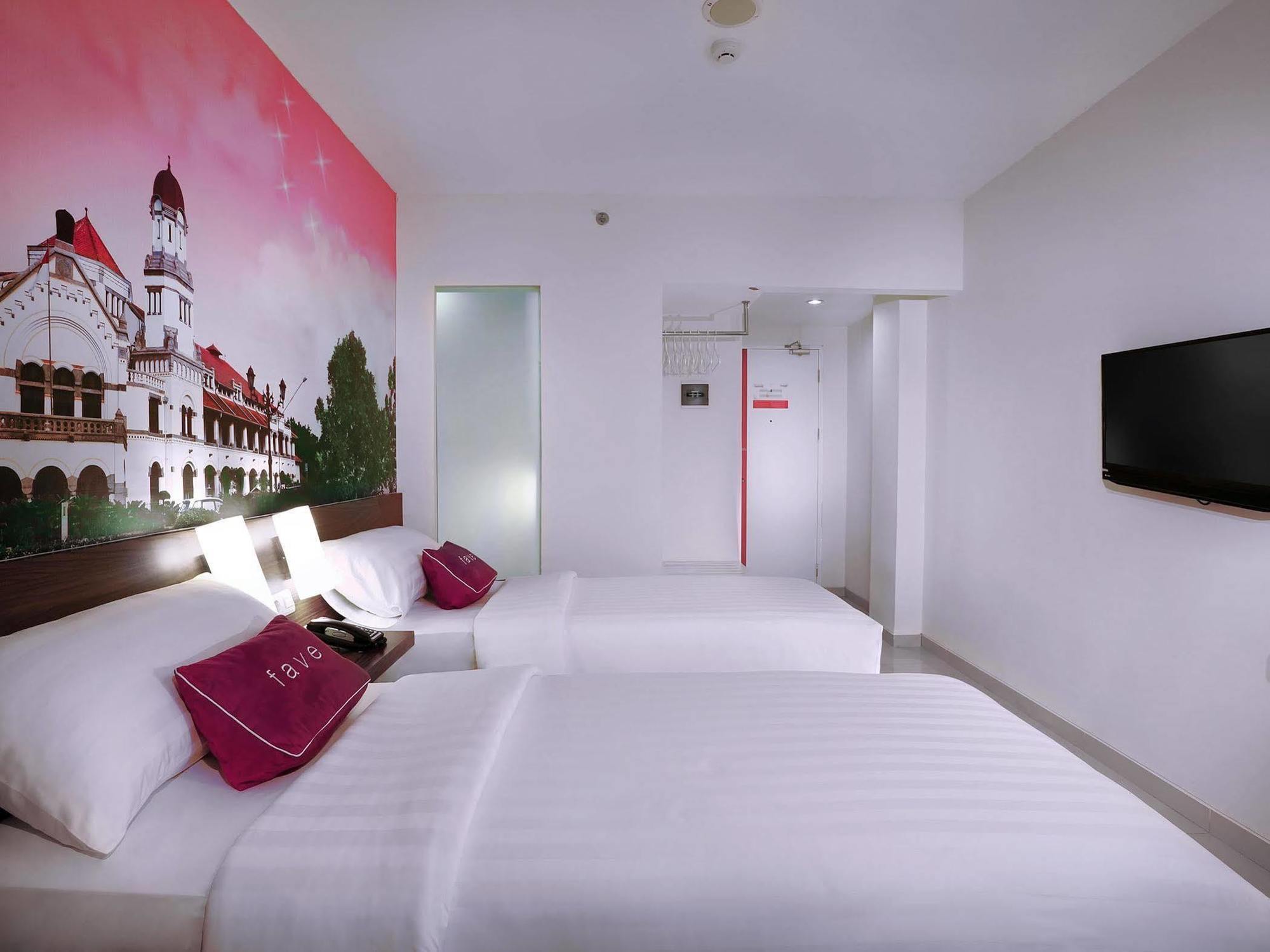 Favehotel Simpang Lima - Semarang Exteriör bild