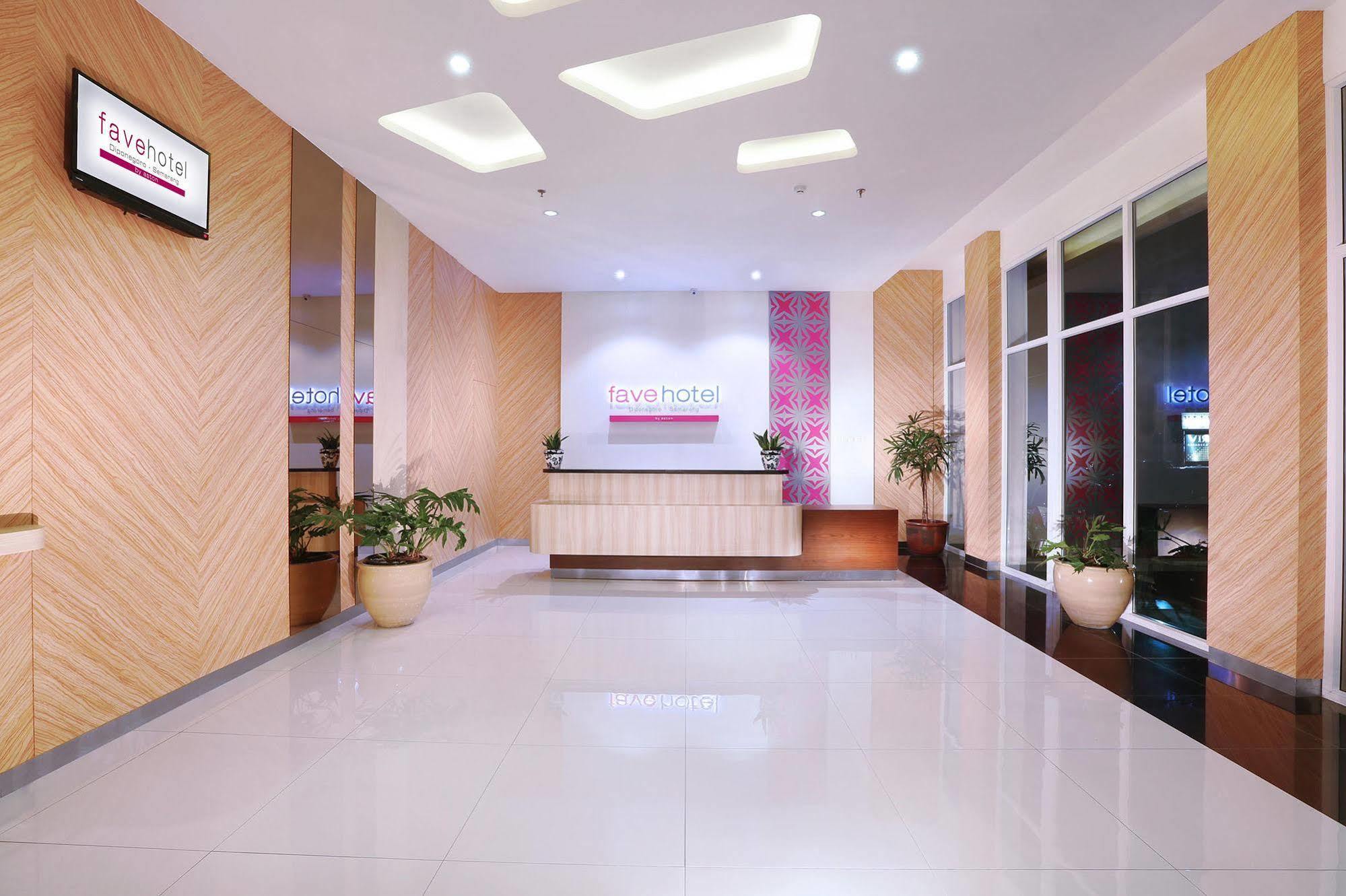 Favehotel Simpang Lima - Semarang Exteriör bild