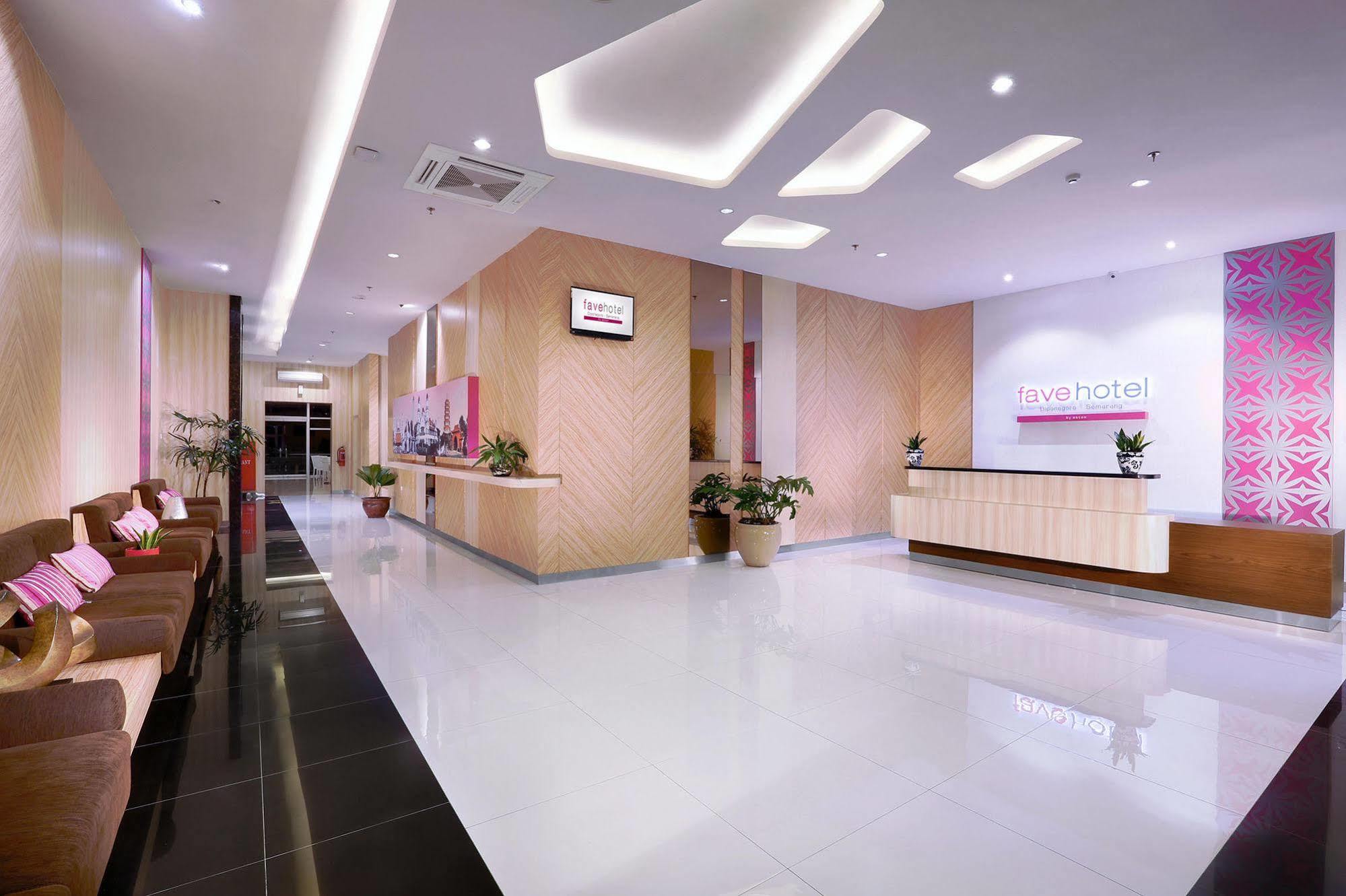 Favehotel Simpang Lima - Semarang Exteriör bild